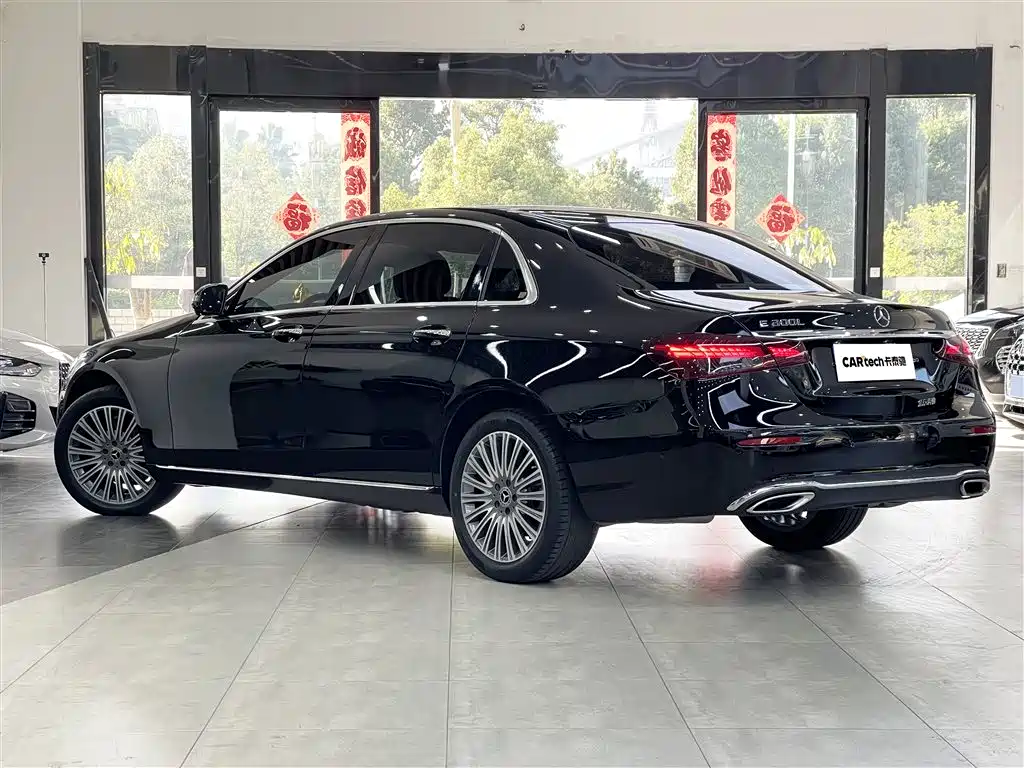 Mercedes-Benz E-Class 2023 E 300 L Fashion фото 4