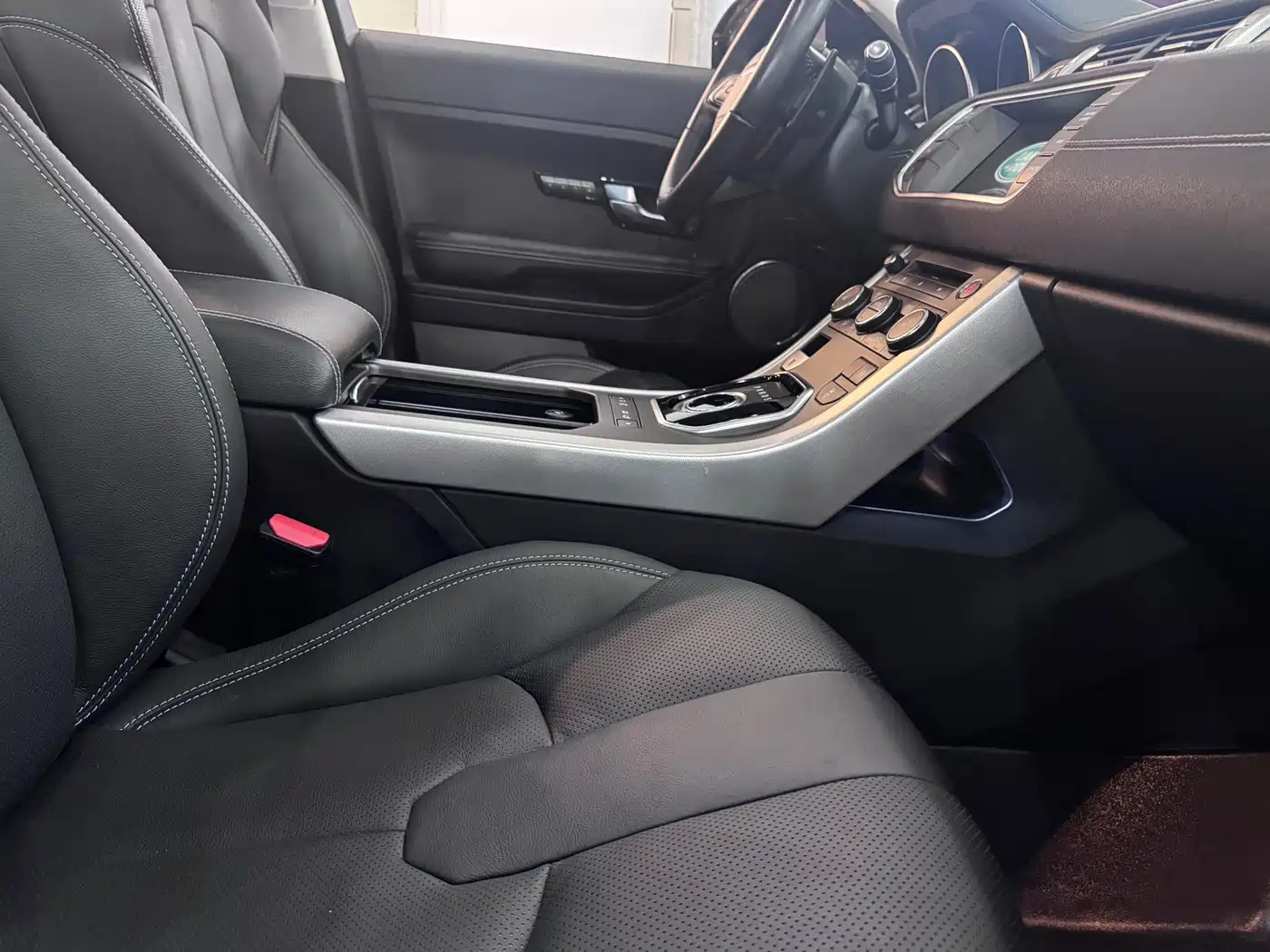 Photo 4 - Land Rover Range Rover Evoque