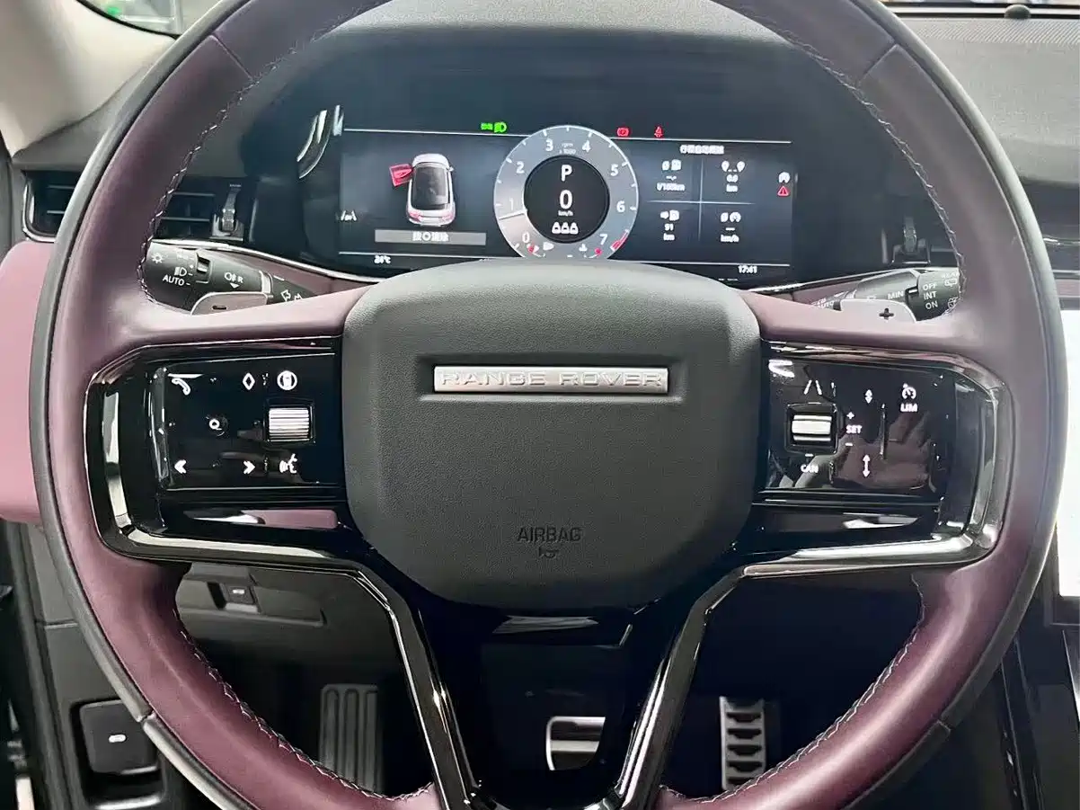 Land Rover Range Rover Evoque 2024 Range Rover Evoque L 249PS Light Master Edition фото 10