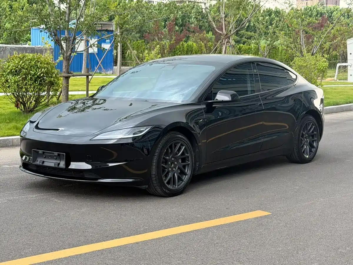 Tesla Model 3 2023