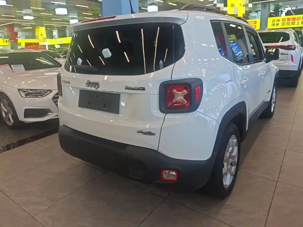 Jeep Renegade 2019 2018 Connected Large Screen Edition 180T Automatic High Energy
