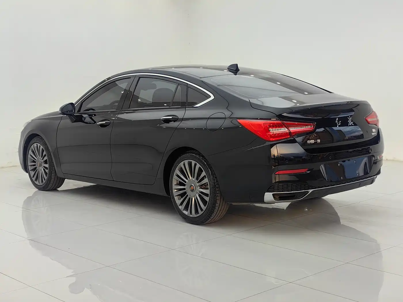 Hongqi H5 2019 30TD Smart Connect Enjoy Edition фото 4