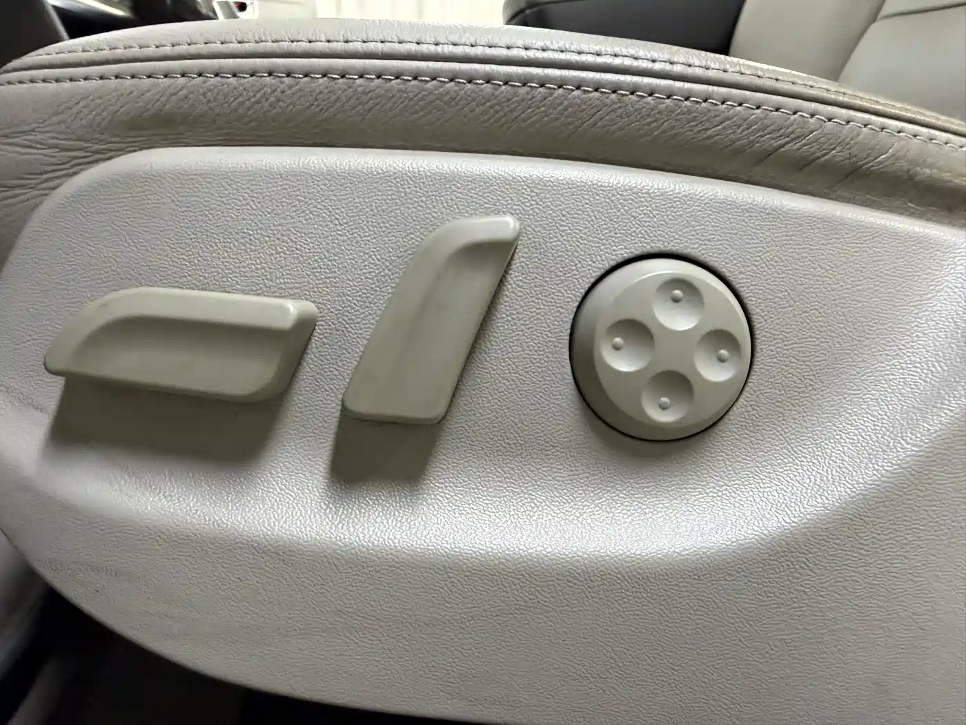 Audi A6L 2011 2011 Model 2.0 TFSI Auto Standard