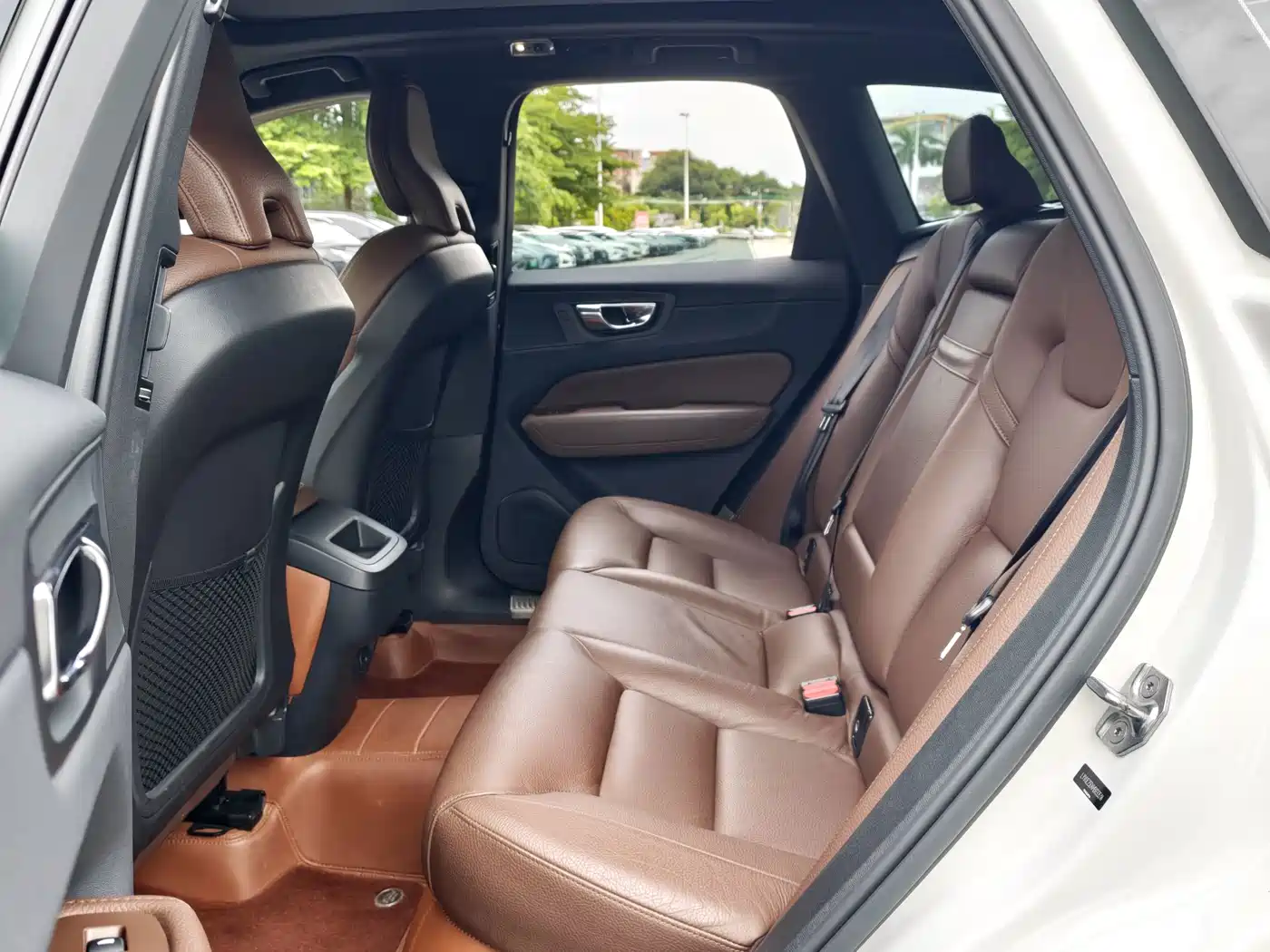 Фото 6 - Volvo XC60