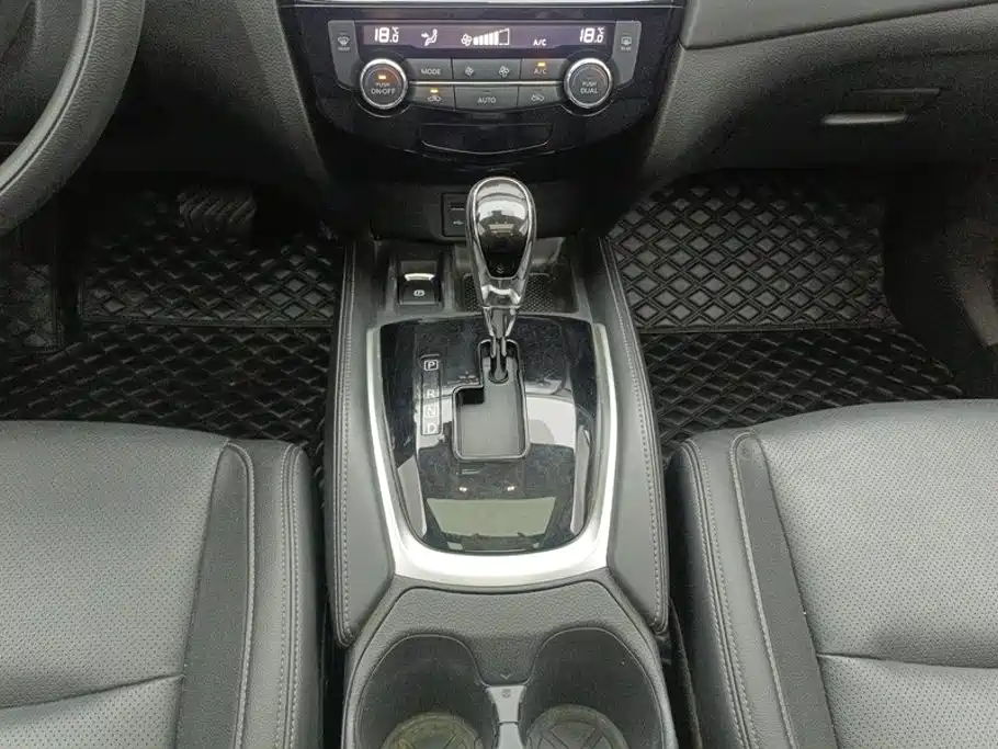 Фото 16 - Nissan X-Trail