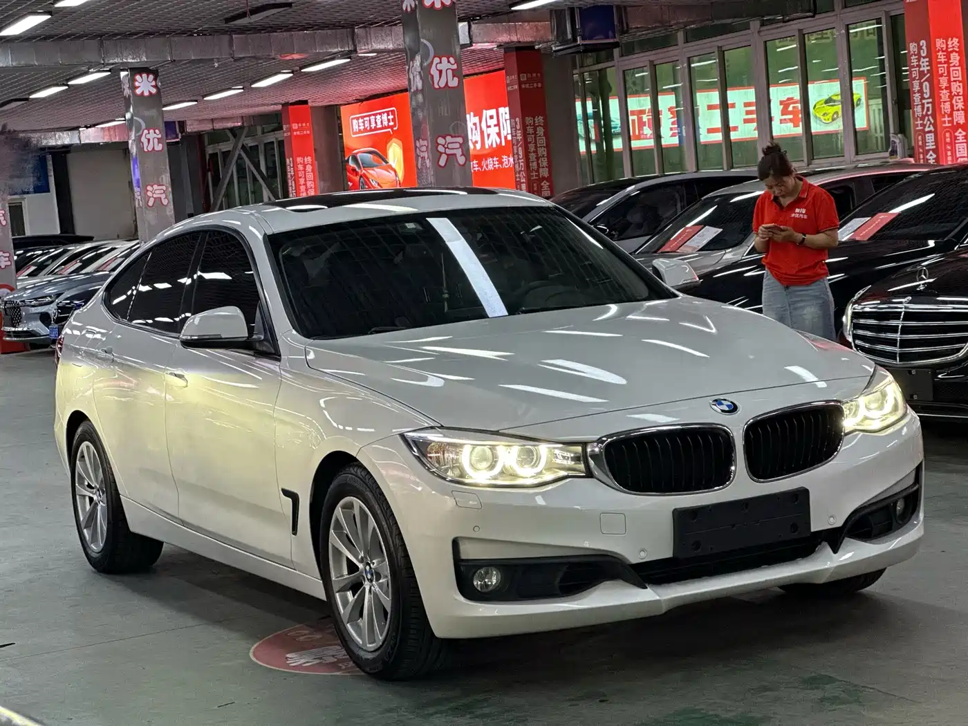 BMW 3 Series GT 2013 Model 320i Leading фото 5
