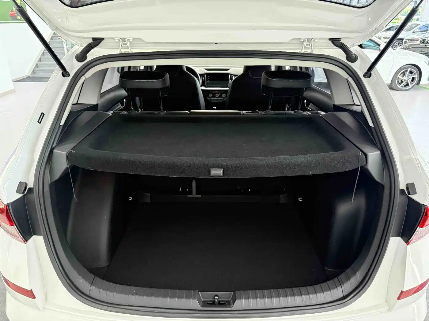 Škoda Kamiq 2022 1.5L Automatic Comfort Edition фото 17