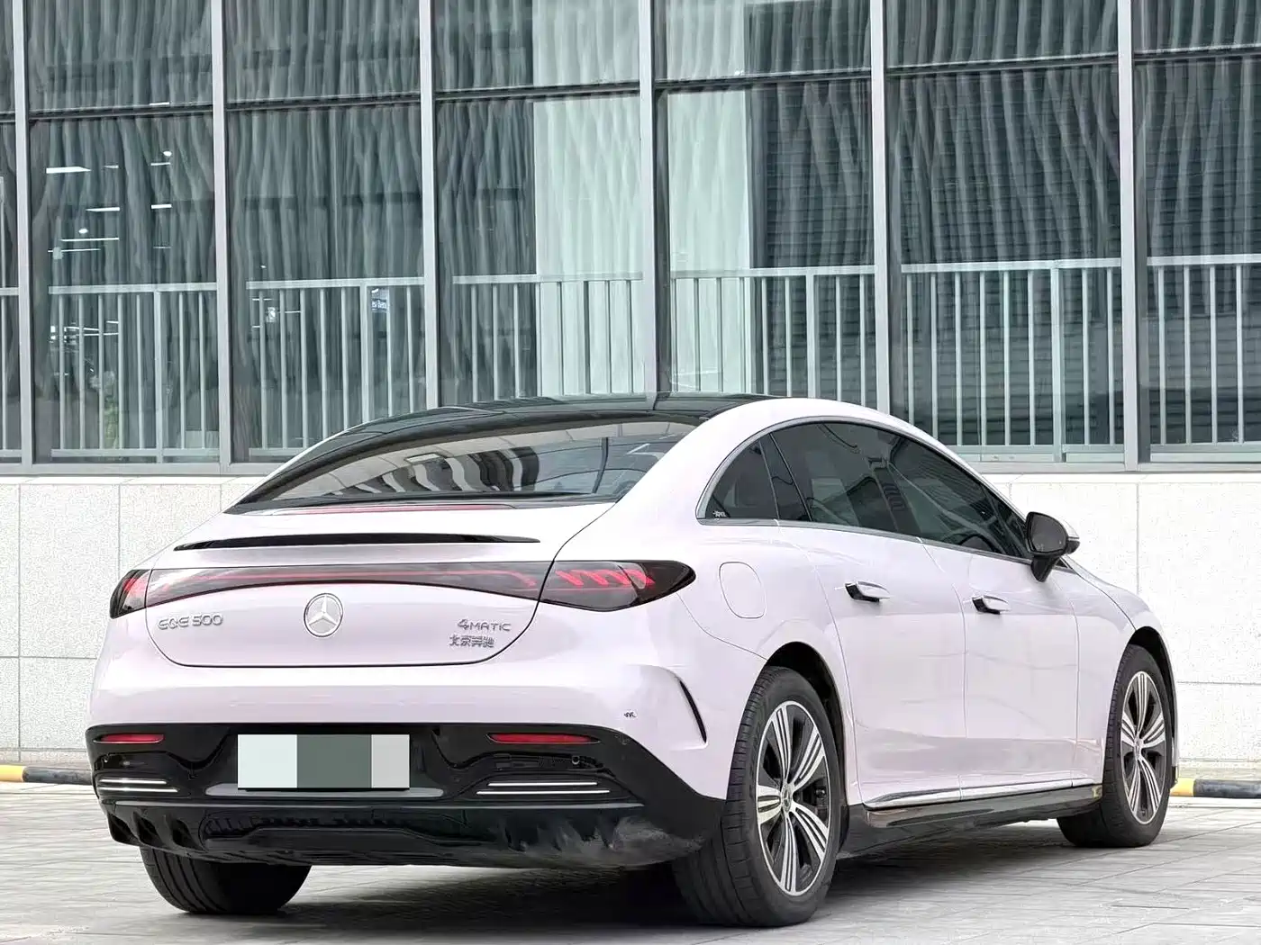 Mercedes-Benz EQE 2024 2025 Model 500 4MATIC Luxury Edition