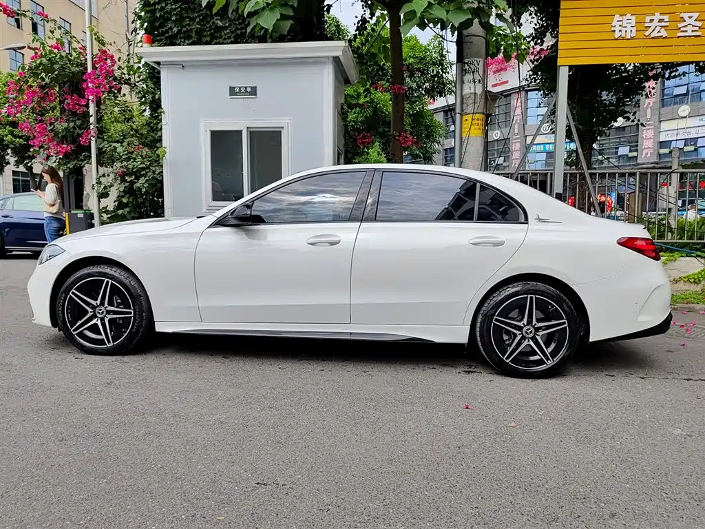 Mercedes-Benz C-Class 2023 C 260 L Night Edition Sport фото 3