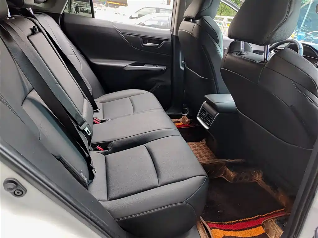 Toyota Venza 2022 2.0L CVT 2WD Luxury фото 11