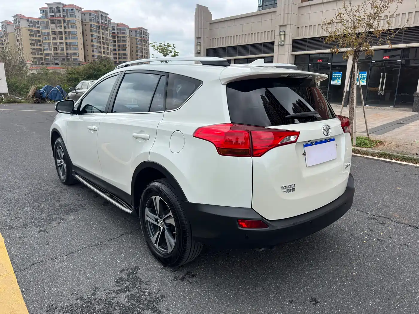Toyota RAV4 Rongfang 2015 2.0L CVT 2WD Trend Edition фото 7