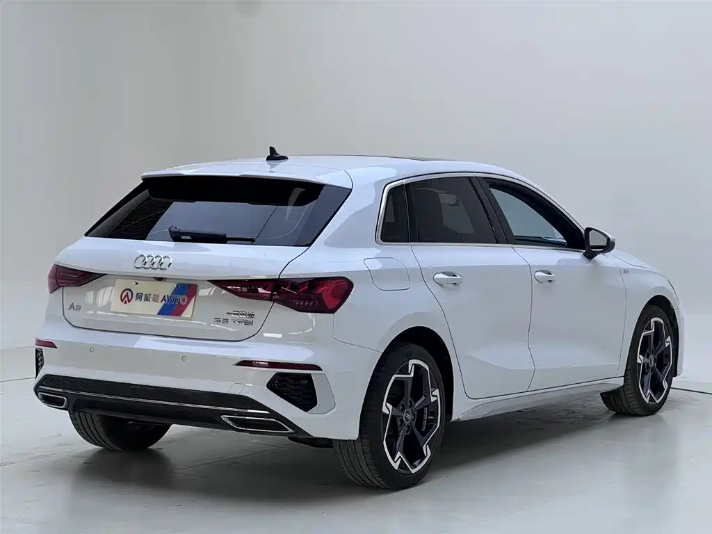 Audi A3 2023 Facelift Sportback 35 TFSI Luxury Sport фото 5