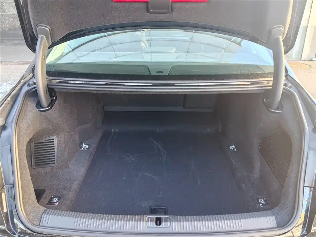Audi A8 2024 Model A8L 50 TFSI quattro Premium Selection фото 6