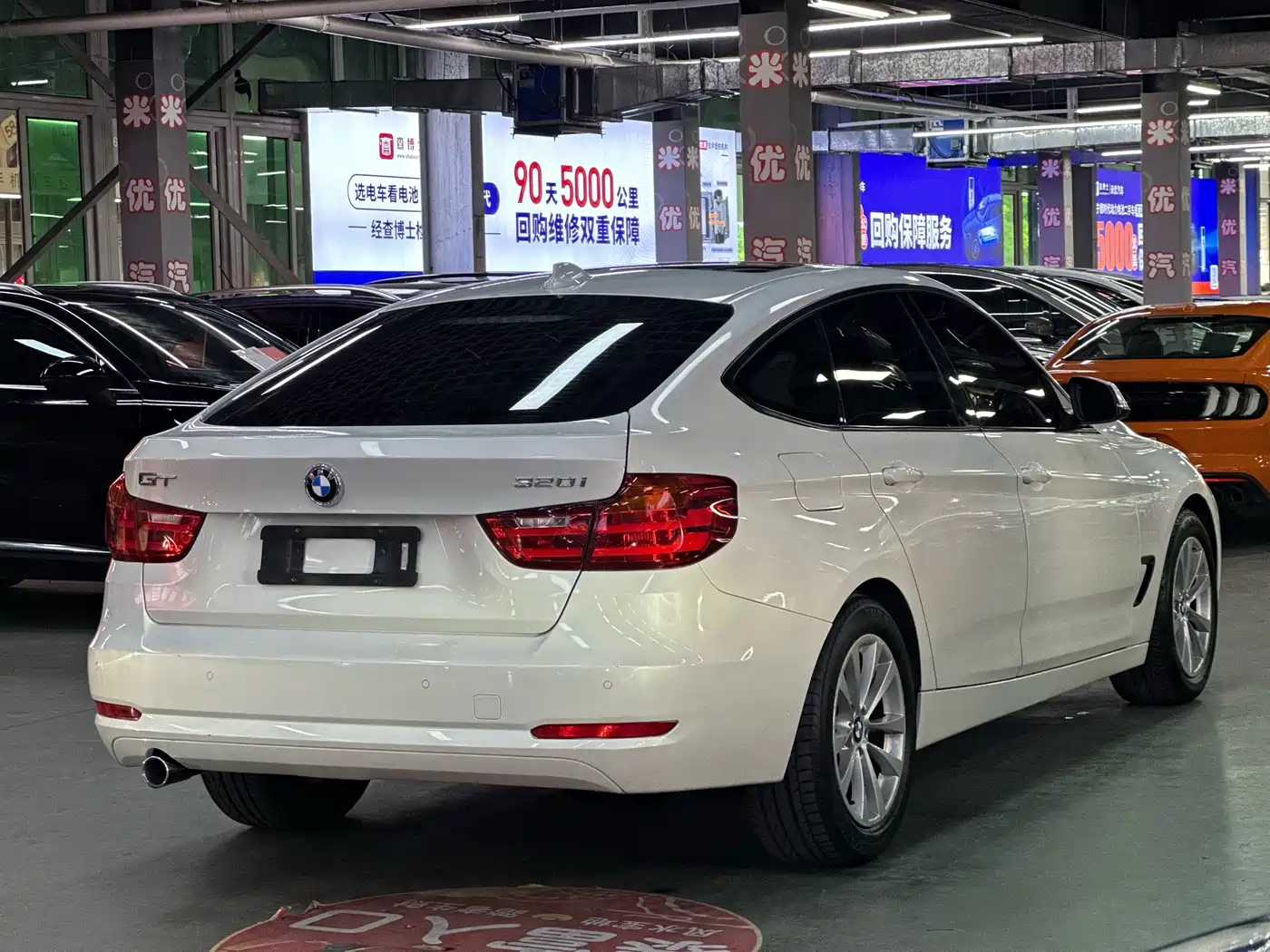 BMW 3 Series GT 2013 Model 320i Leading фото 7