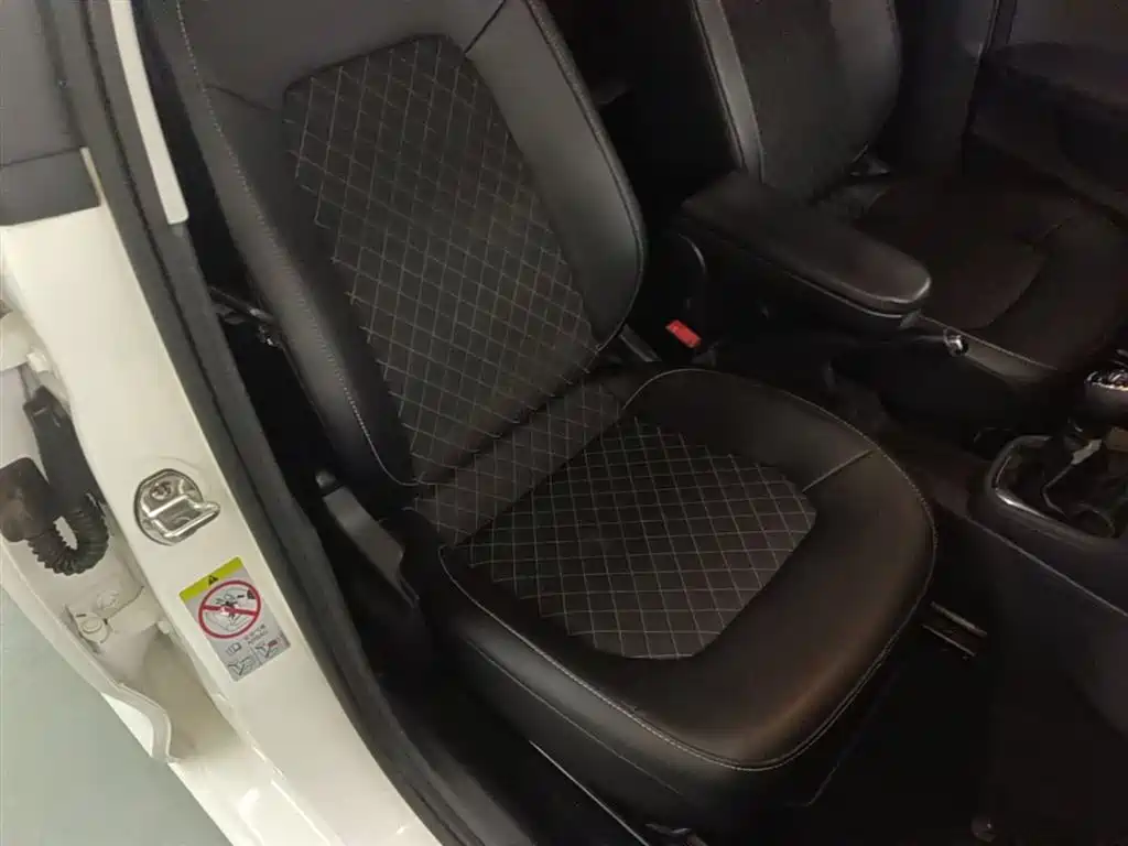 Škoda Skoda Rapid Spaceback 2018 1.6L Manual Comfort фото 25