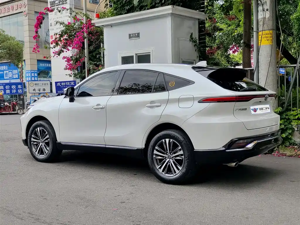 Toyota Venza 2022 2.0L CVT 2WD Luxury фото 4