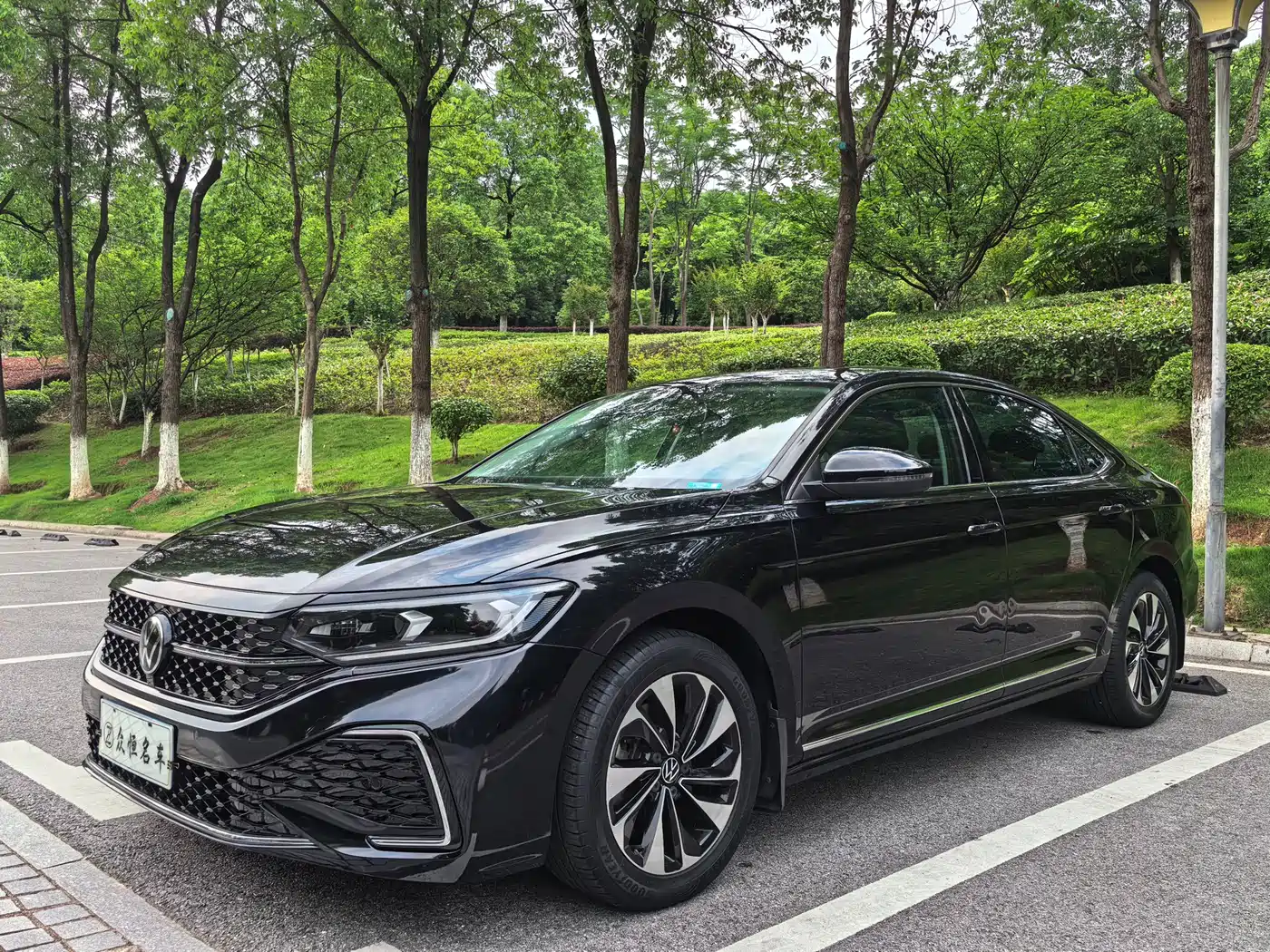 Volkswagen Passat 2022 330TSI Starlight Elite Edition
