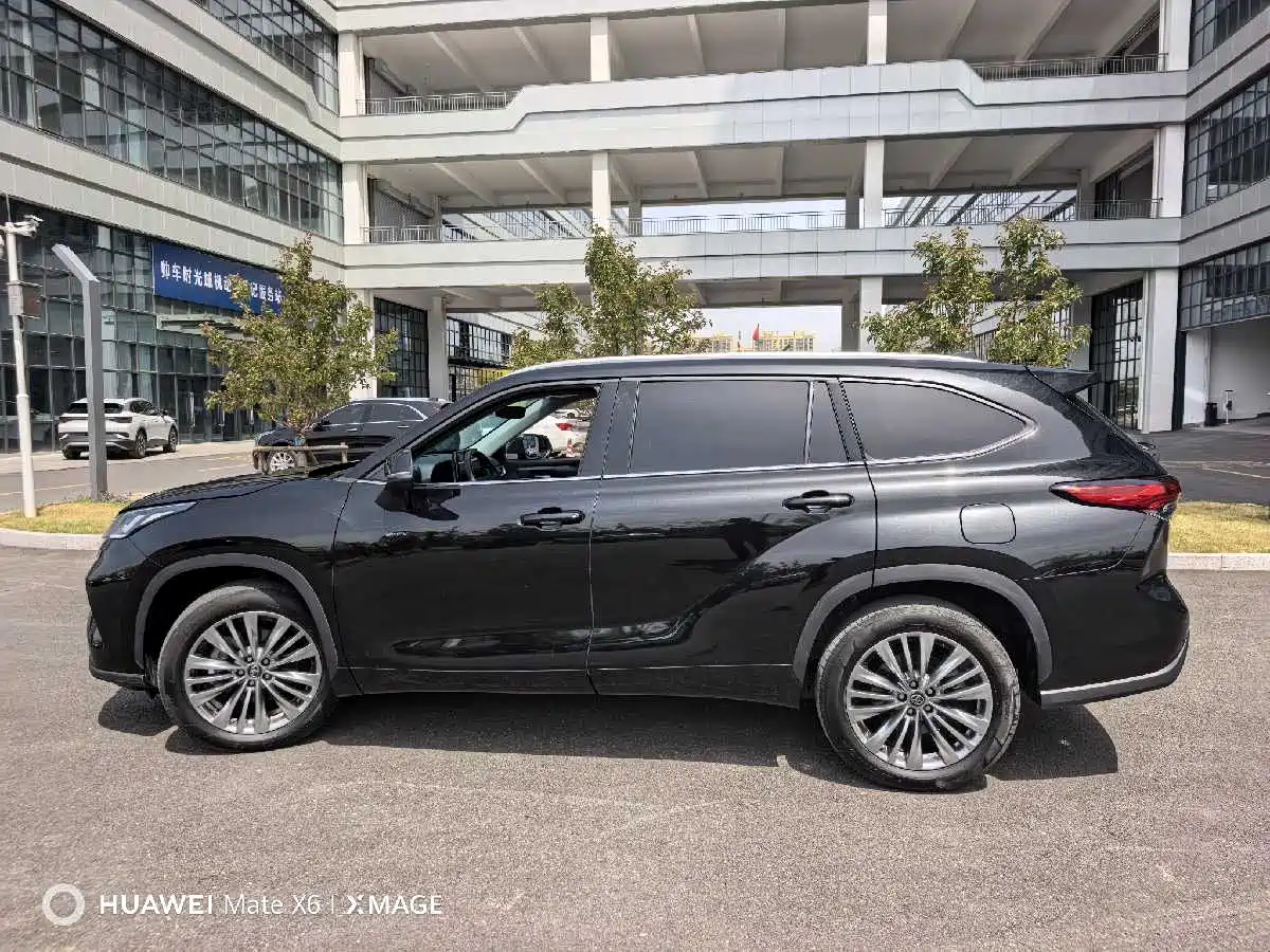 Toyota Highlander 2024 2.5L Smart Hybrid 4WD Premium 7-seater фото 5