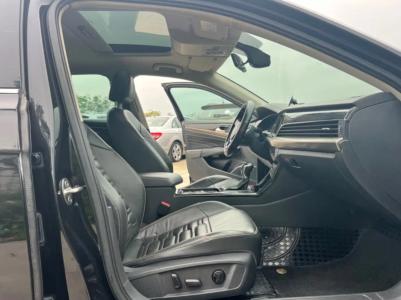 Volkswagen Passat 2021 Model 280TSI Elite Edition фото 8