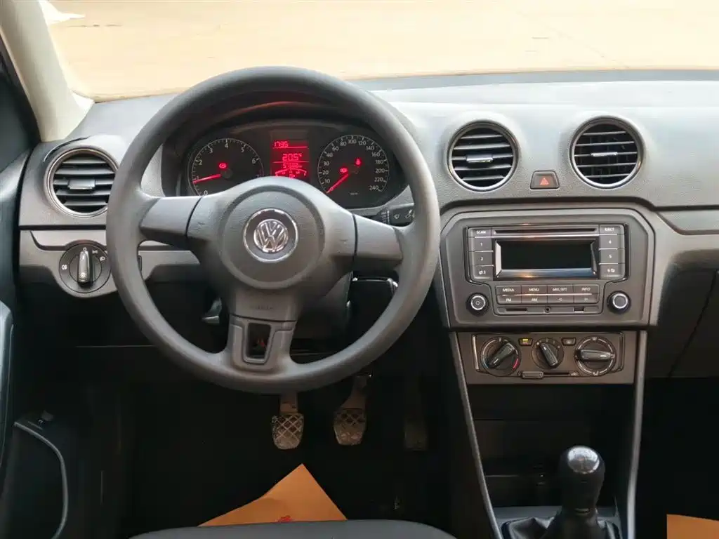 Volkswagen Jetta 2015 Value Edition 1.6L Manual Fashion фото 8