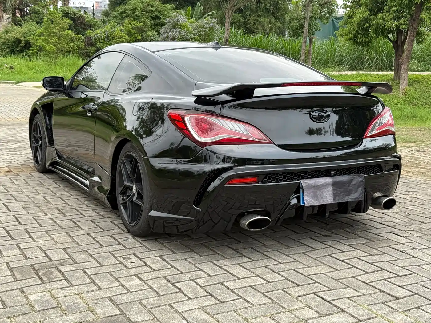 Hyundai Genesis Coupe 2012 2.0T Automatic Luxury Edition фото 8