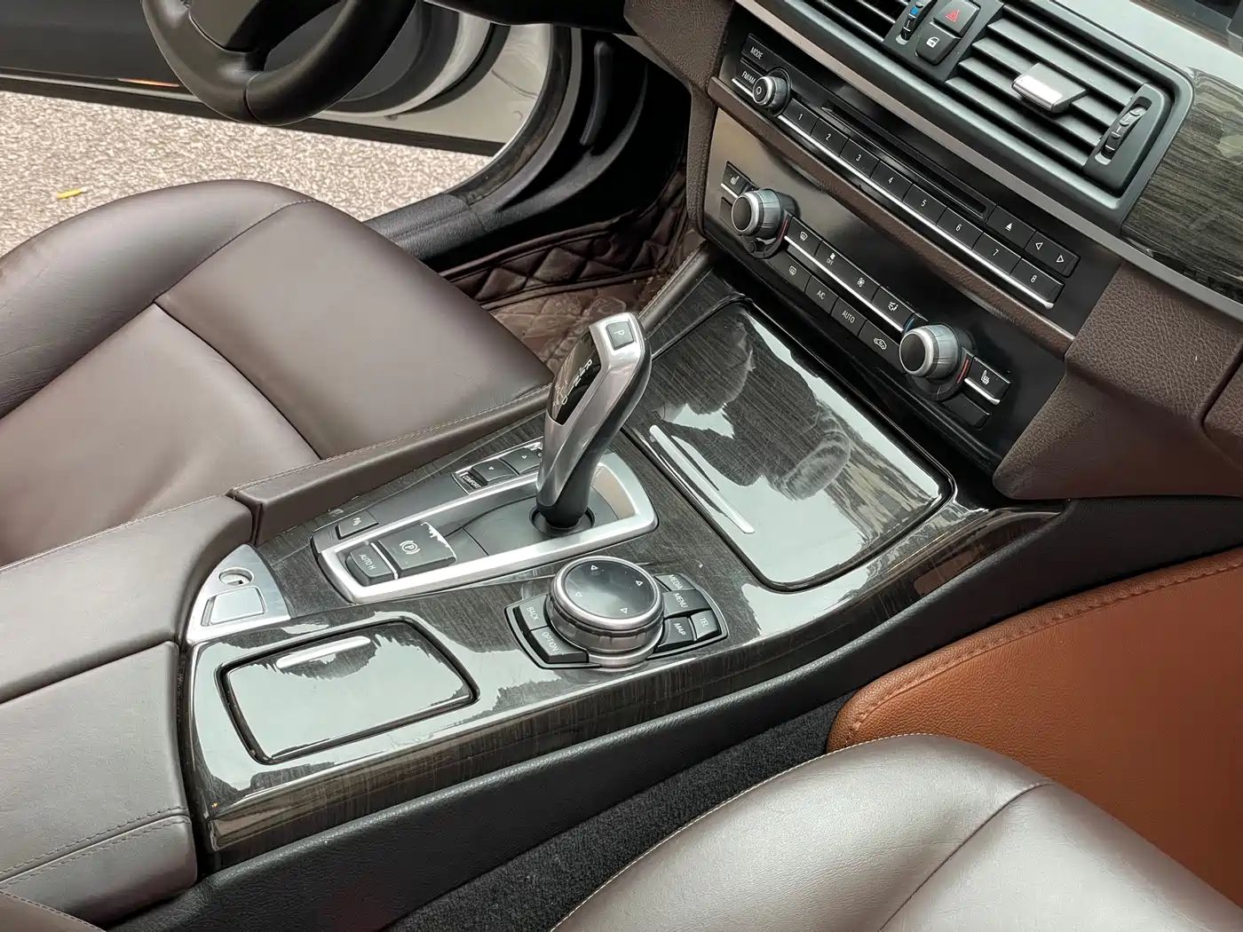 BMW 5 Series 2014 525Li Luxury Design Package фото 17