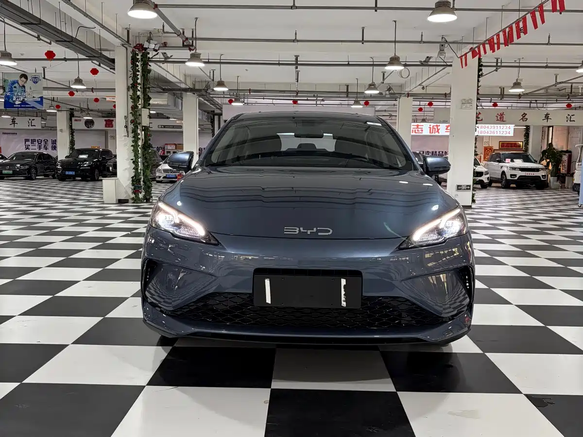 2026 BYD Hai Bao 05 DM-i