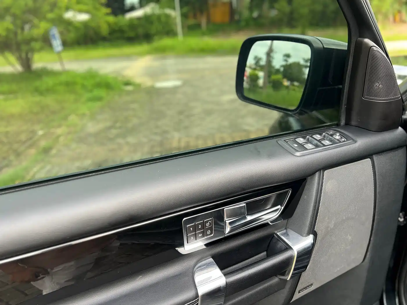 Фото 25 - Land Rover Discovery