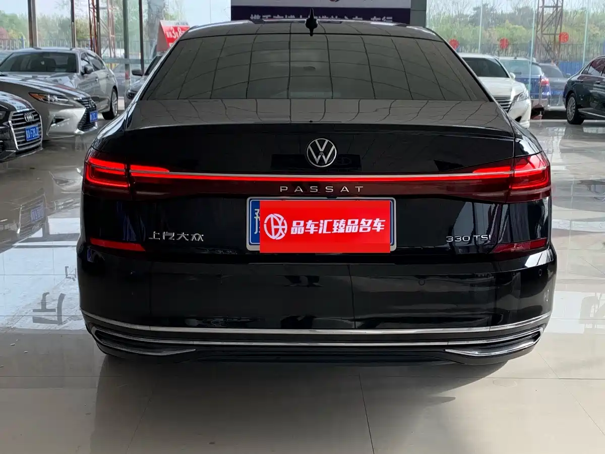 Volkswagen Passat 2023 330TSI Starlight Elite Edition фото 12