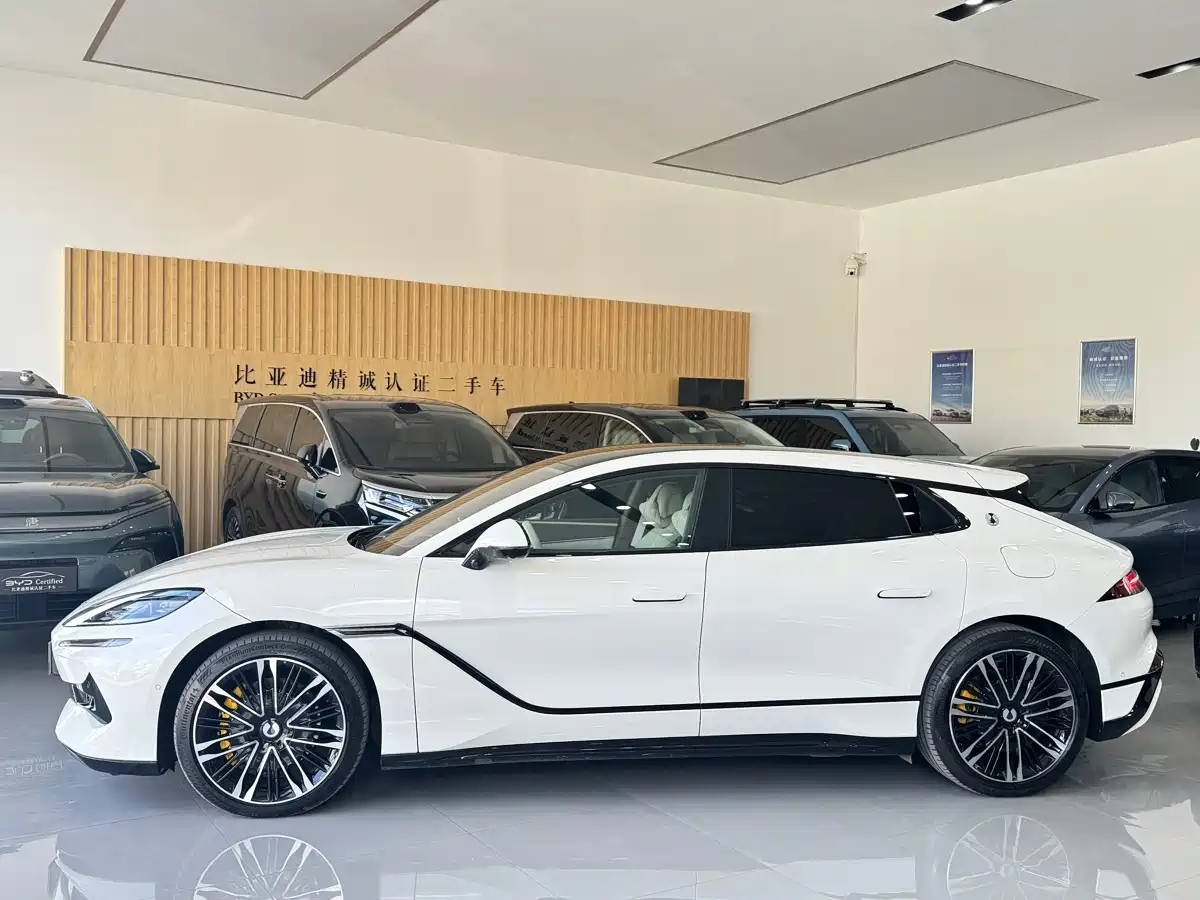 Denza Z9GT 2024 1100 AWD Ultra Launch Edition фото 3