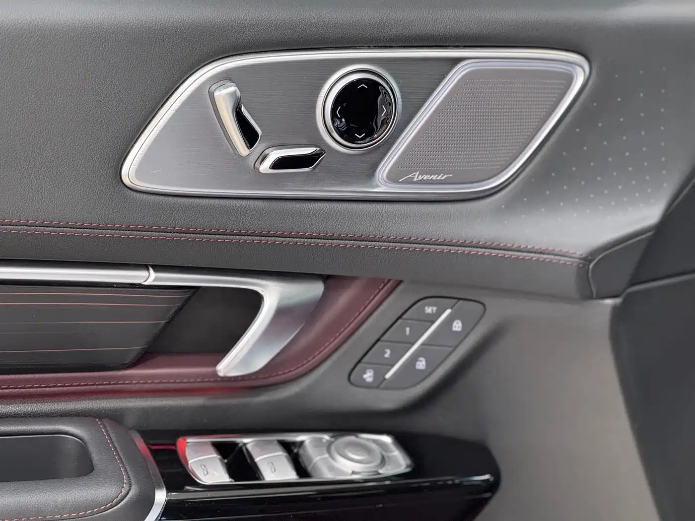 Buick Century 2025 2.0T 7-Seater World Edition фото 7