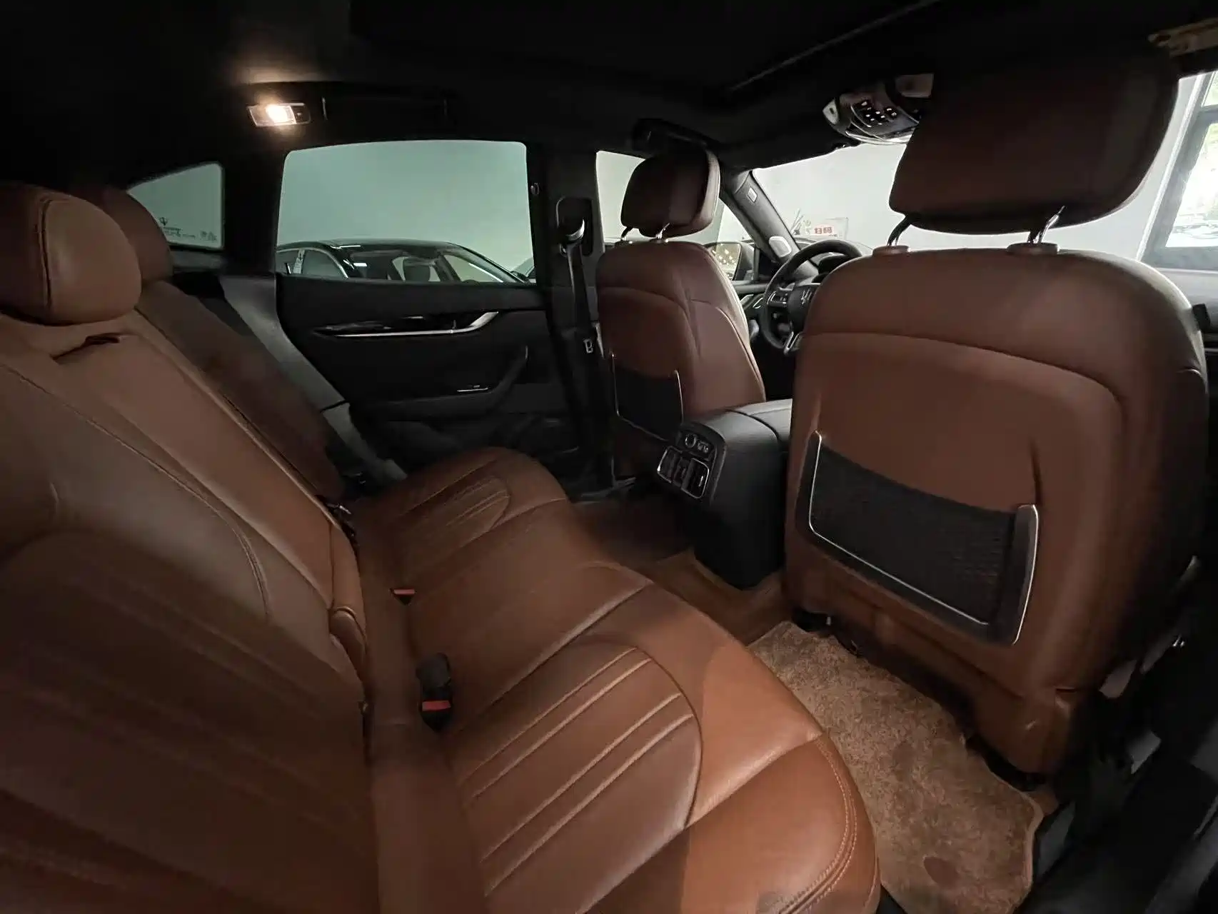 Photo 16 - Maserati Levante