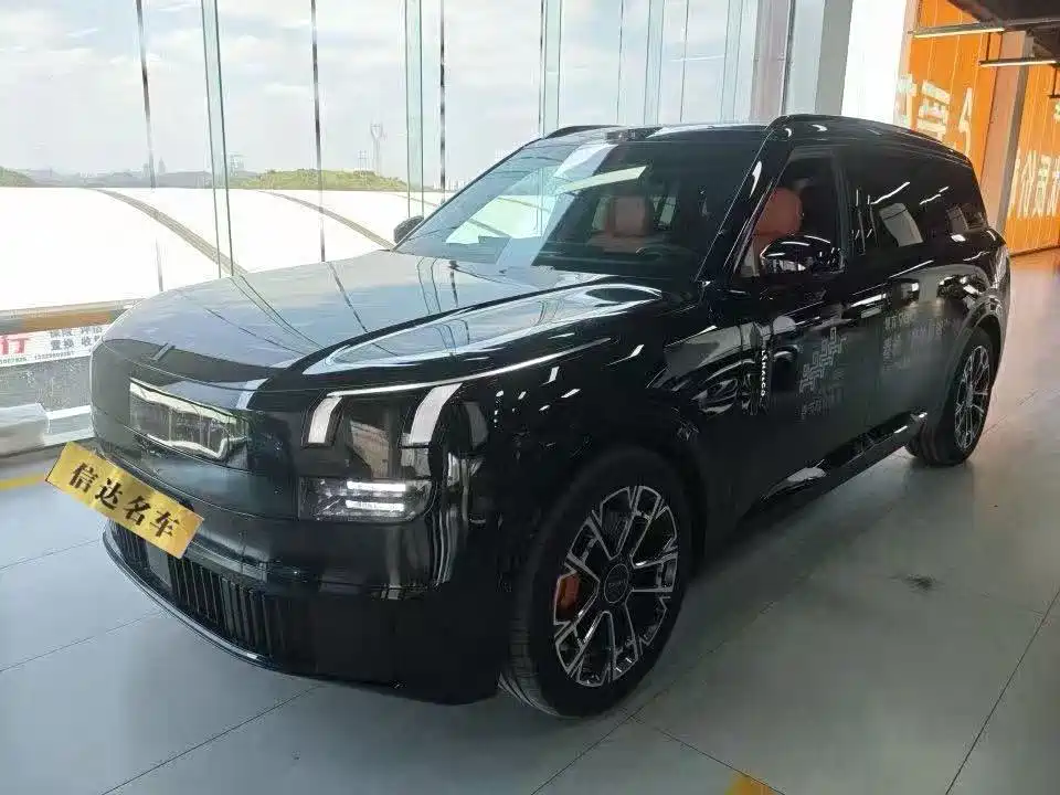 Lynk & Co 900 2025 1.5T Ultra