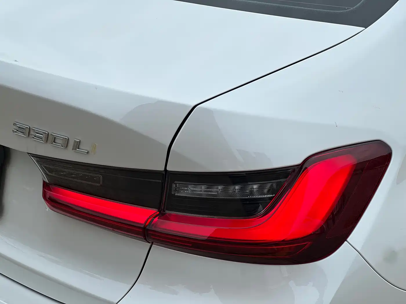 BMW 3 Series 2025 330Li M Sport Night Edition фото 15