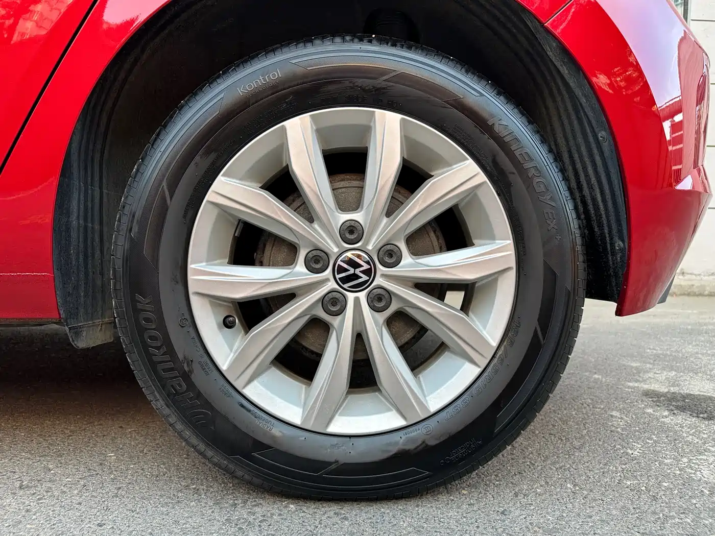 Volkswagen Polo 2023 Facelift Plus 1.5L Auto Chroma Tech Edition фото 18