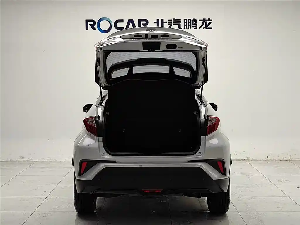 Toyota C-HR 2020 Model 2.0L Leading фото 5