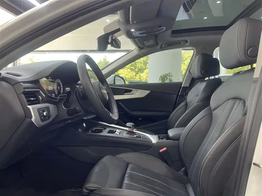 Audi A4L 2020 40 TFSI Luxury Dynamic фото 7
