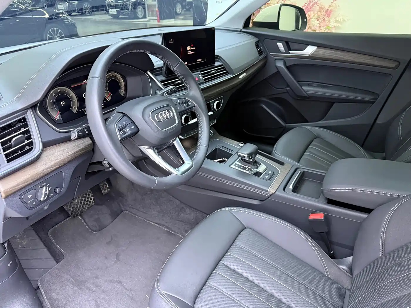 Audi Q5L 2023 40T Luxury Elegance фото 13