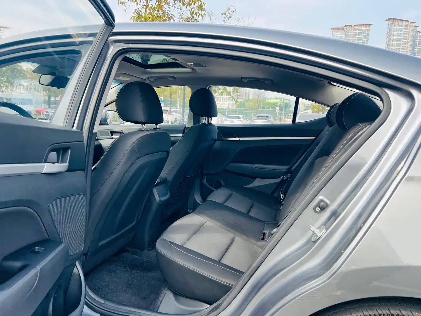 Hyundai Elantra 2016 Model 1.6L Automatic Smart Elite фото 12