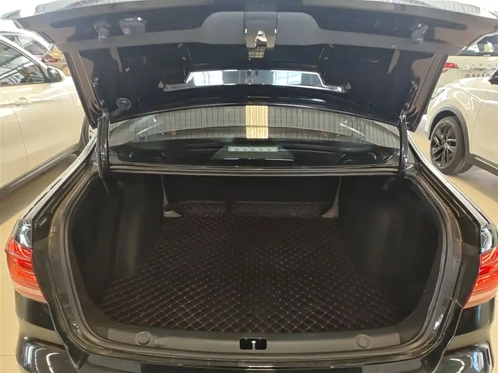 Volkswagen Lavida 2019 Lavida Start 1.5L Auto Trend (China VI) фото 19
