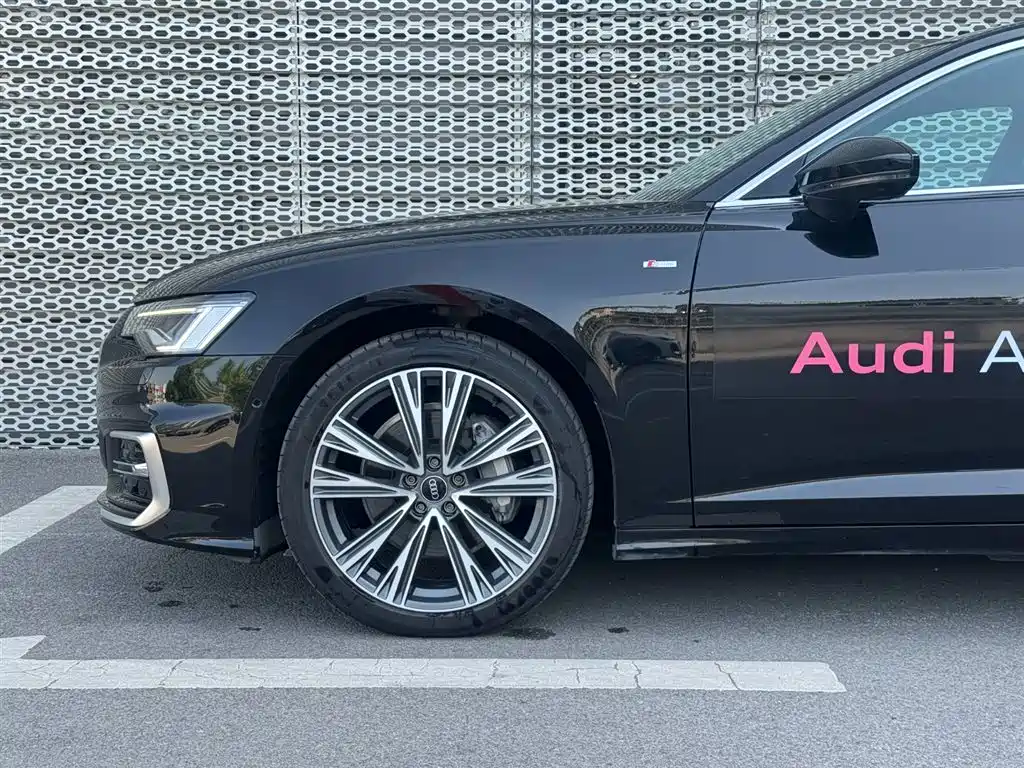 Audi A6L 2025 45 TFSI Premium Sport фото 4