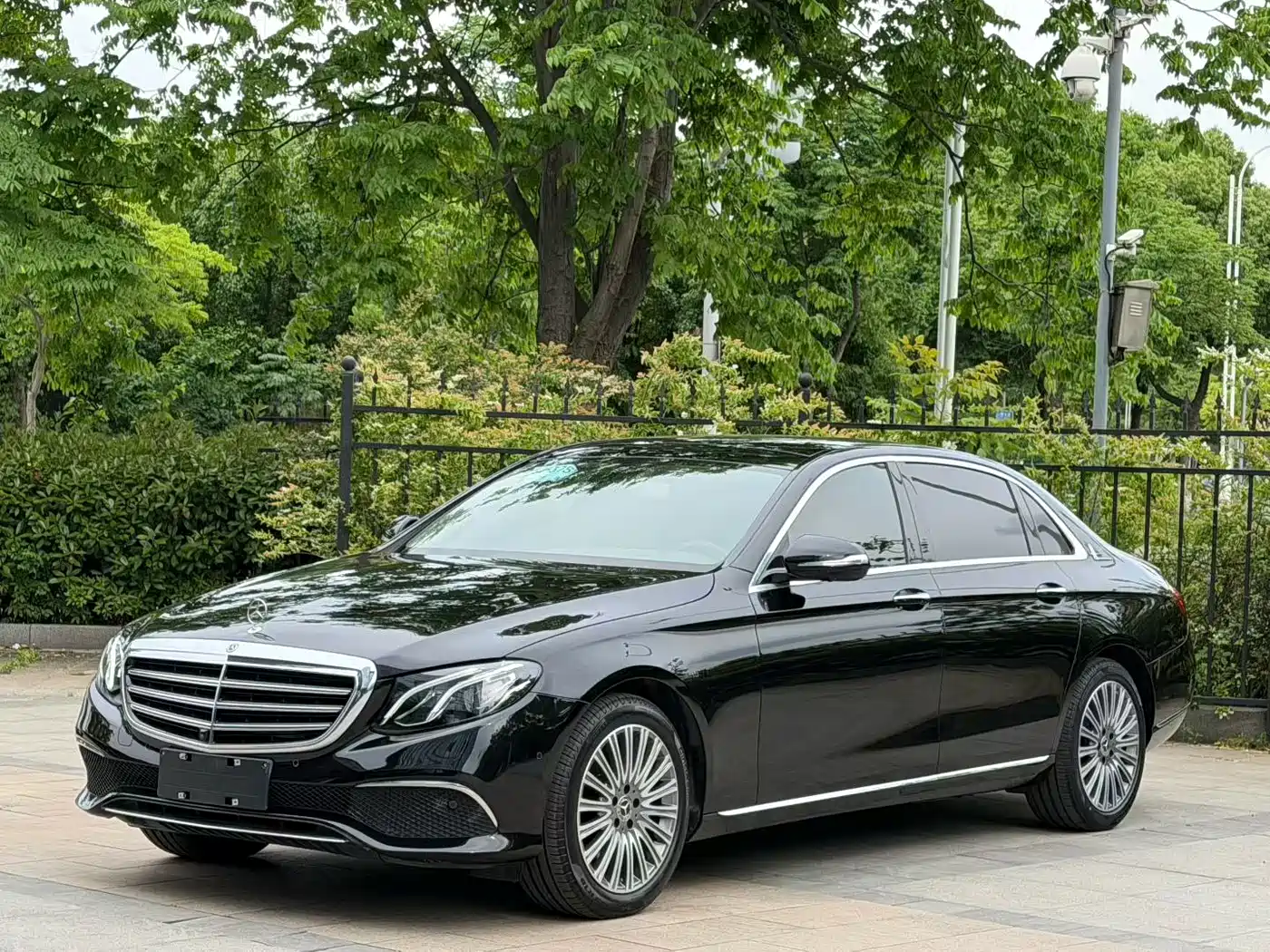 Mercedes-Benz E-Class 2020 Facelift E 300 L Fashion фото 2