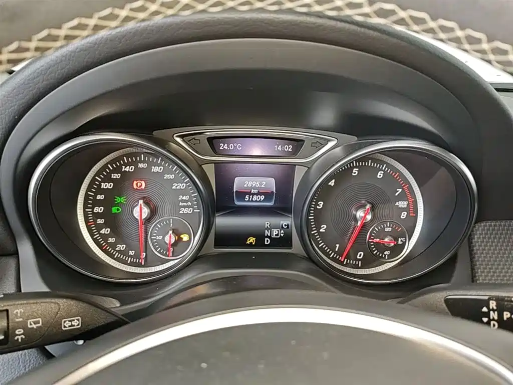 Mercedes-Benz GLA 2017 GLA 200 Dynamic фото 18