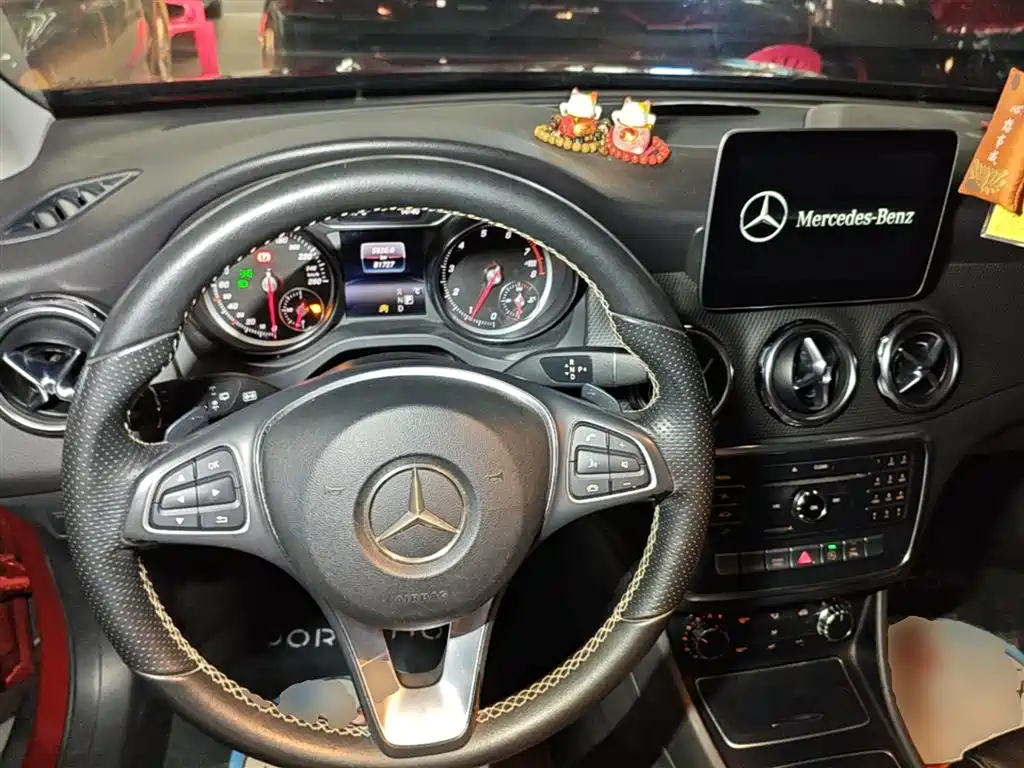 Mercedes-Benz GLA 2017 GLA 200 Dynamic фото 10