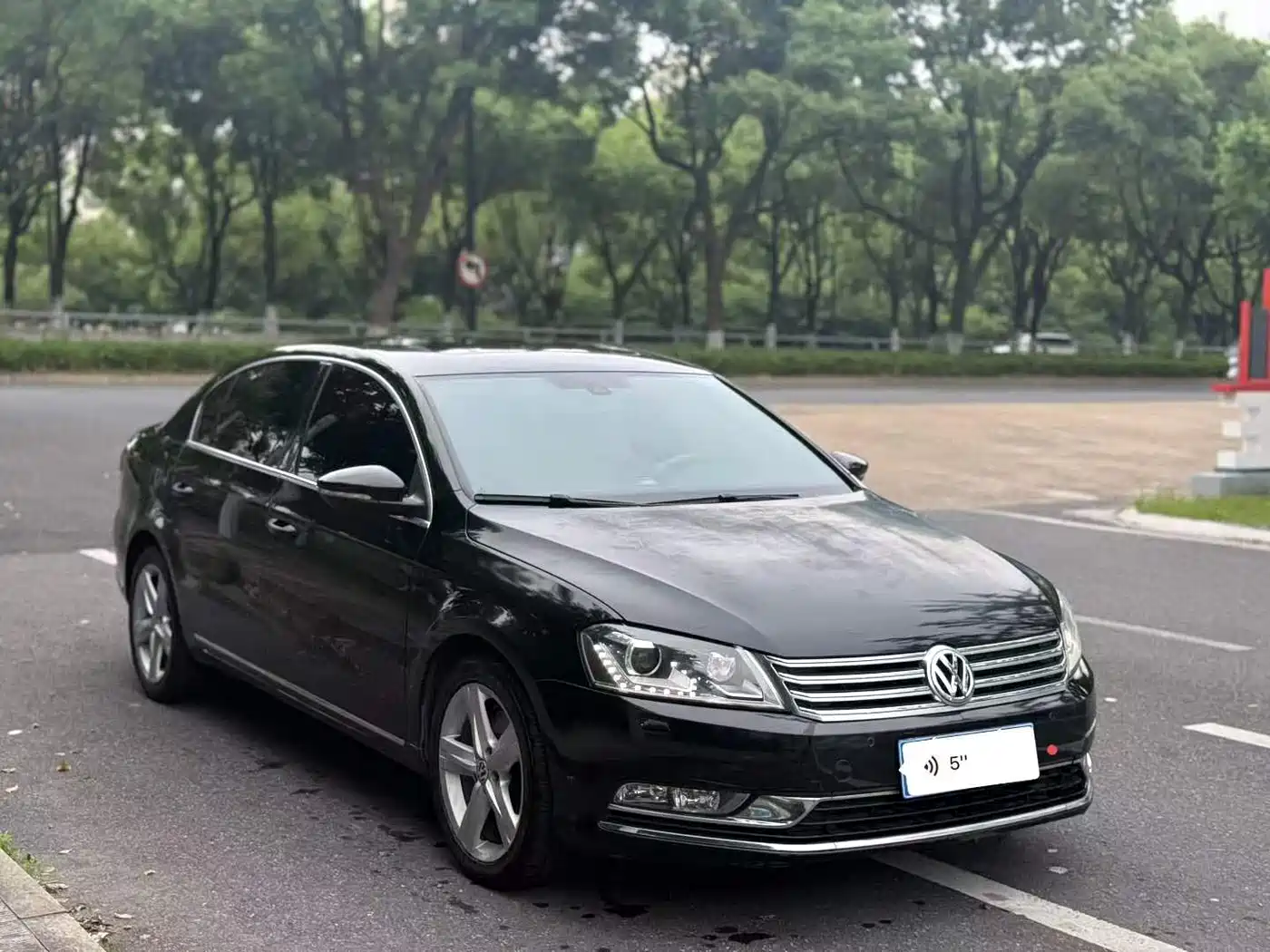 Volkswagen Magotan 2015 Facelift 2.0TSI Premium фото 3
