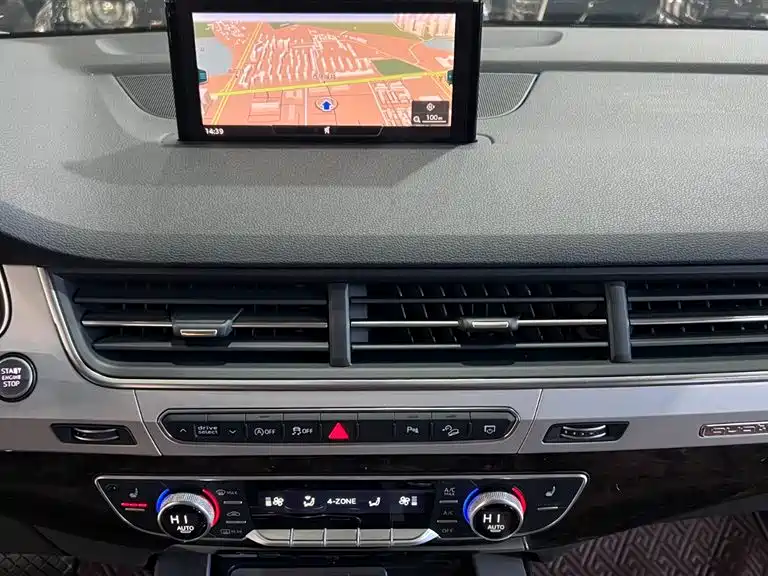 Audi Q7 2019 55 TFSI Technology фото 17