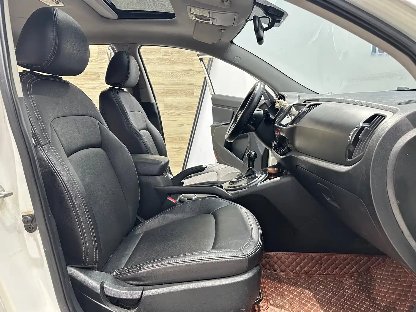 Kia Sportage 2011 2.0L Automatic 2WD GLS фото 14