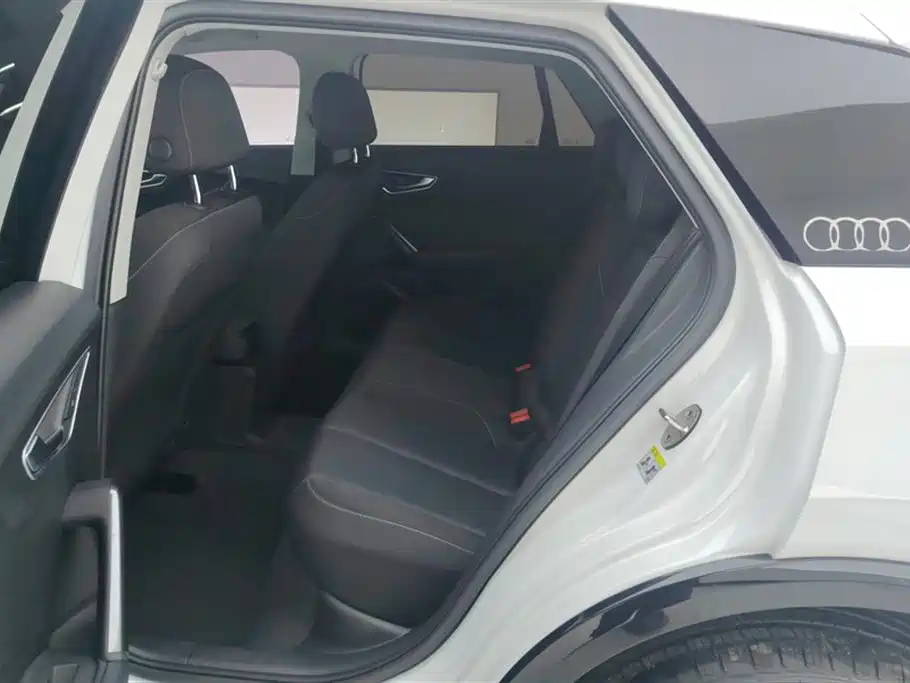 Audi Q2L 2018 35 TFSI Launch Exclusive Edition China VI фото 11