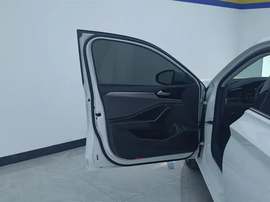 Volkswagen Sagitar 2021 280TSI DSG Surpassing Edition фото 7