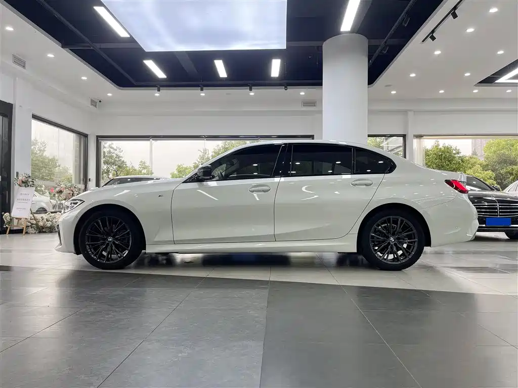 BMW 3 Series 2022 325Li M Sport Shadow Edition фото 7